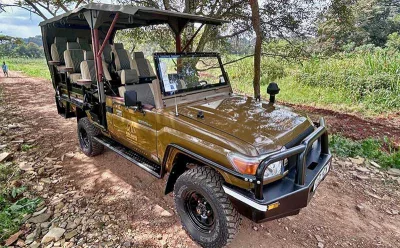 4x4 Game Viewer - open vehicle for safari at Mara Siria Camp